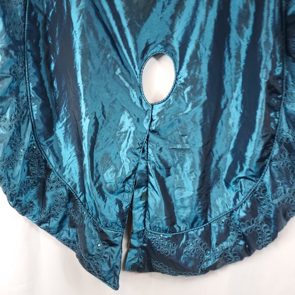 Gorgeous Teal Blue Large Peacock Sequin Slightly Stuffed Christmas Tree Skirt - Picture 6 of 7